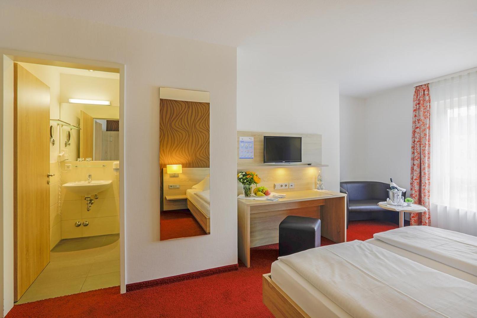Lindenhof Otel Osterspai Dış mekan fotoğraf